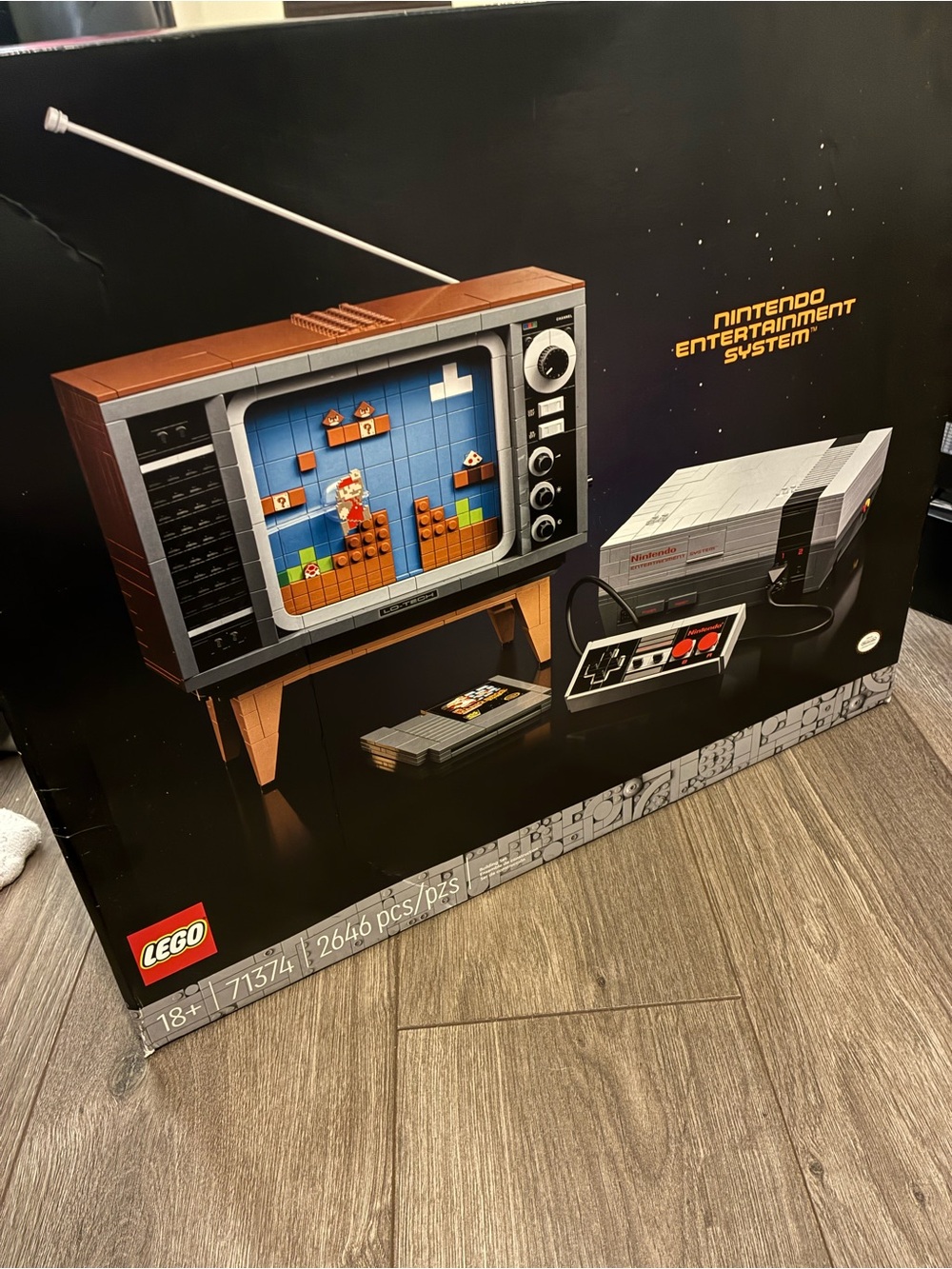 LEGO Nintendo Entertainment System Console & Retro TV Set - Brown, Gray, Black